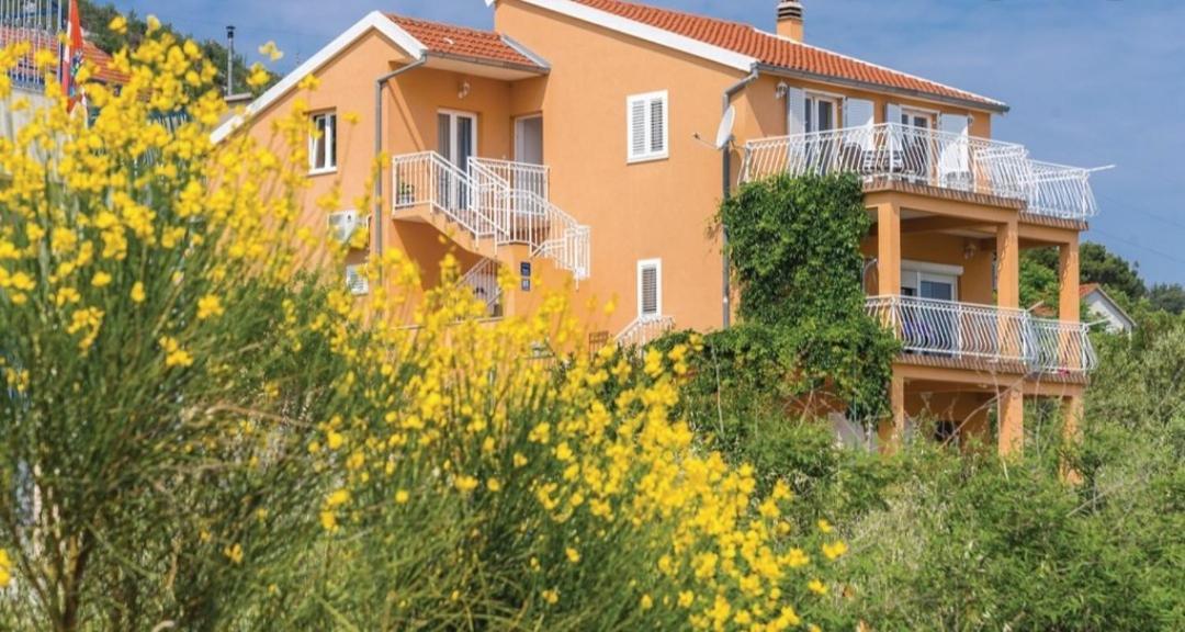 Apartment Petra Raslina Exteriér fotografie