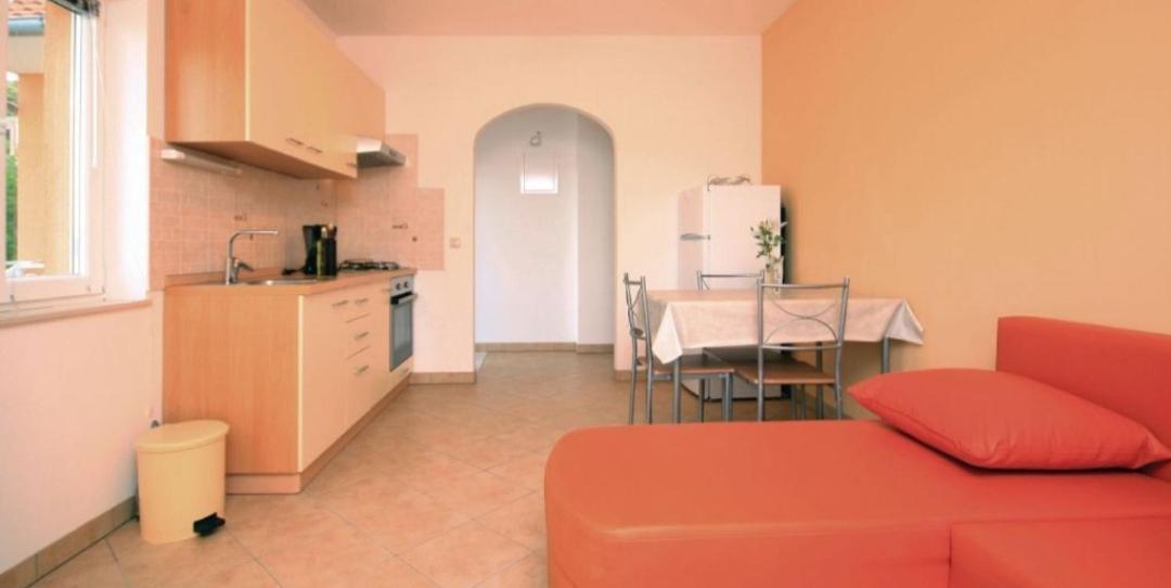 Apartment Petra Raslina Exteriér fotografie