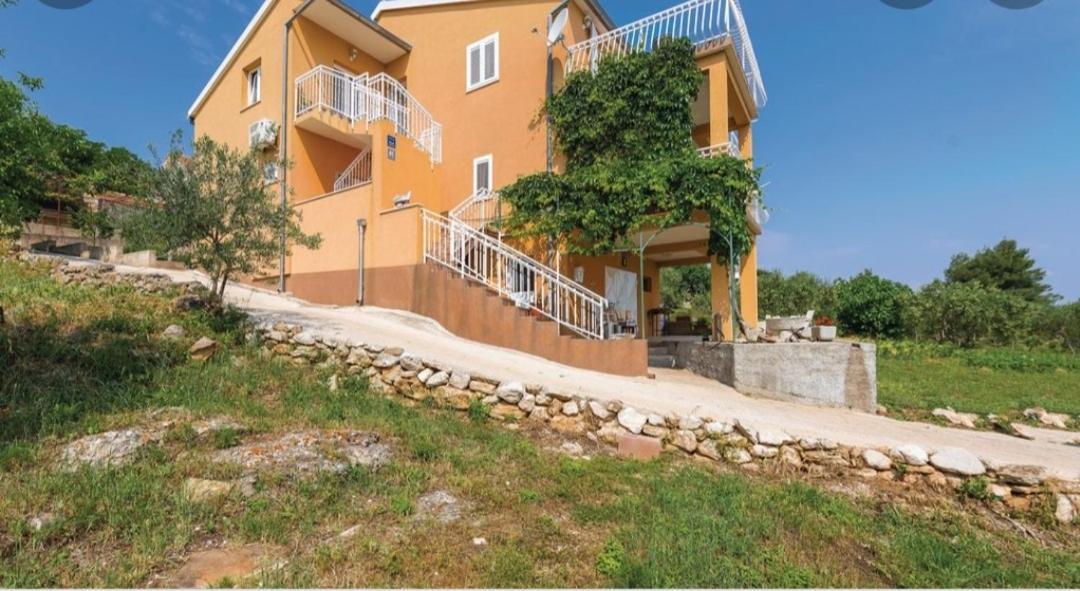 Apartment Petra Raslina Exteriér fotografie