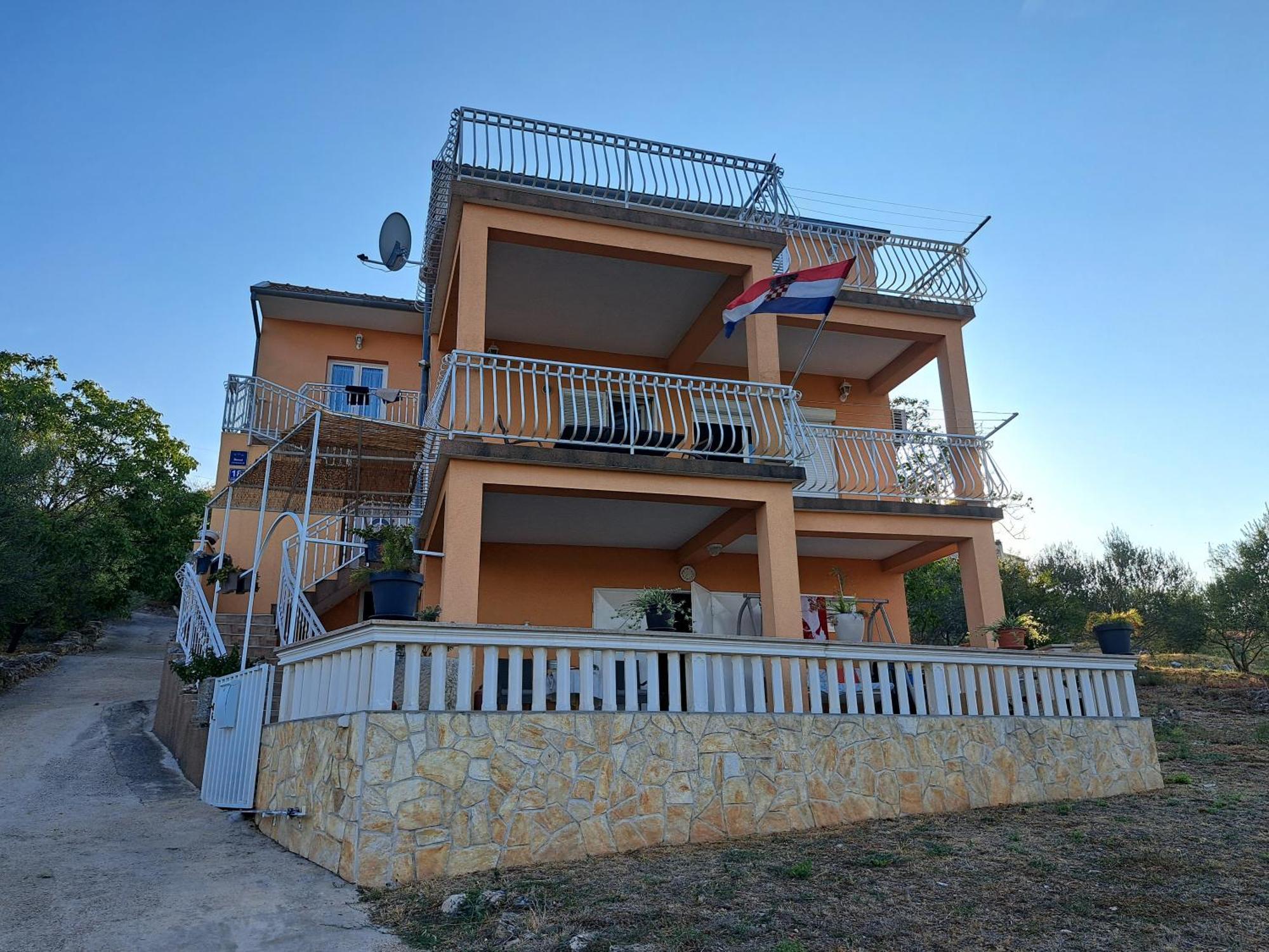Apartment Petra Raslina Exteriér fotografie
